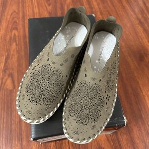 Bernie Mev taupe slip on